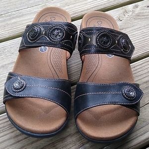 Cobb Hill by New Balance leather slides sandals sz. 9M